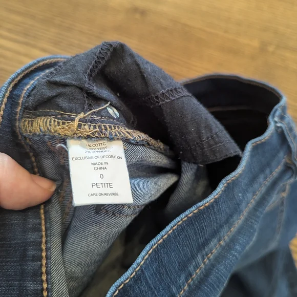EUC Soho New York & Company Womens 0 Petite Bootcut Jeans Low Rise Medium Wash - Picture 6 of 8